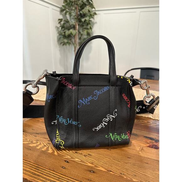 Marc Jacobs x New York Magazine The Mini Tag Leather Tote + Logo Shoulder Strap - Picture 8 of 16